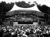 „Das Posthorn-Solo kam von hinten aus dem Wald“: das Gustav Mahler Jugendorchester am 6. August 1988 auf der Berliner Waldbühne. Foto: GMJO Archiv