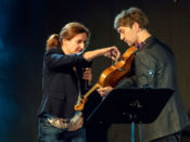 Antennenglühn: Nils Mönkemeyer spielt Charlotte Seither. Foto: Susanne van Loon.