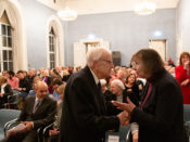 Zum Foto: Cristóbal Halffter, Sofia Gubaidulina im Gespräch. © Astrid Ackermann